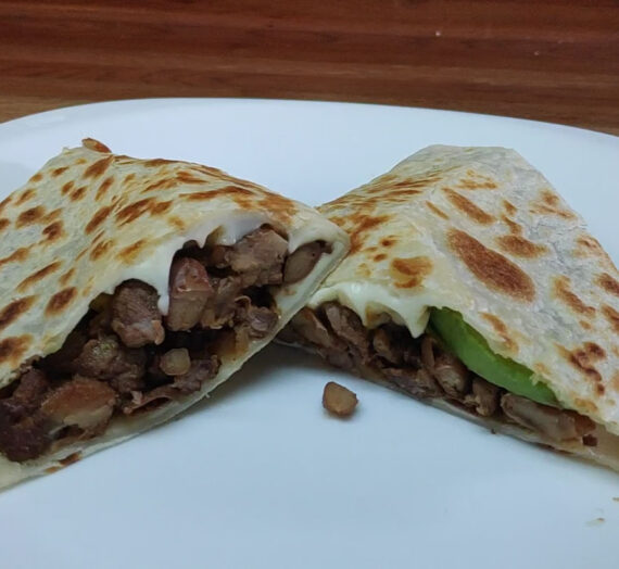 Para mejorar una quesadilla, hay que ponerle más sabor.