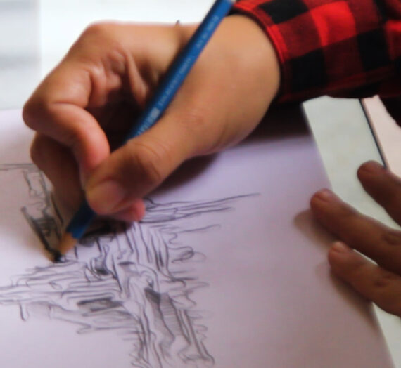 Expresiones sin palabras a través de lápiz y papel.