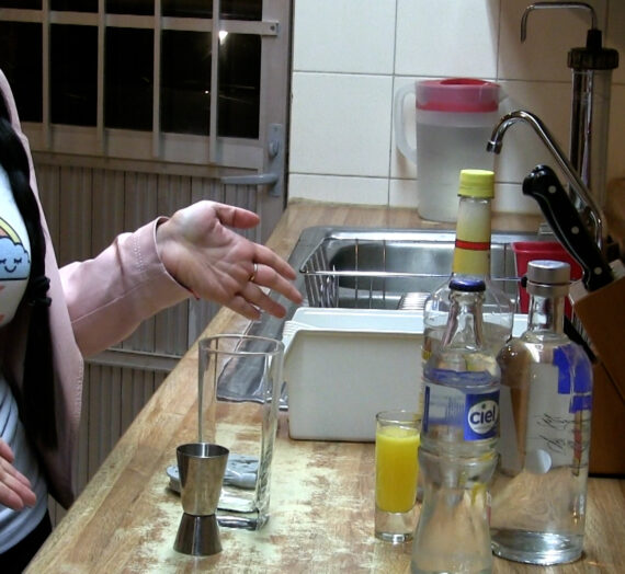 Para compartir una noche especial, que mejor que con un Naranja Collins.