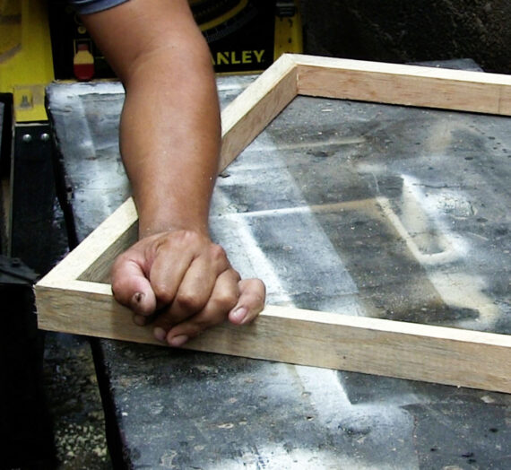 Paso a paso, el proceso de un Bastidor para Pintura.